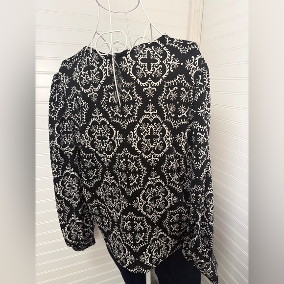 LOFT Black and White Ornate Blouse - Picture 10 of 11